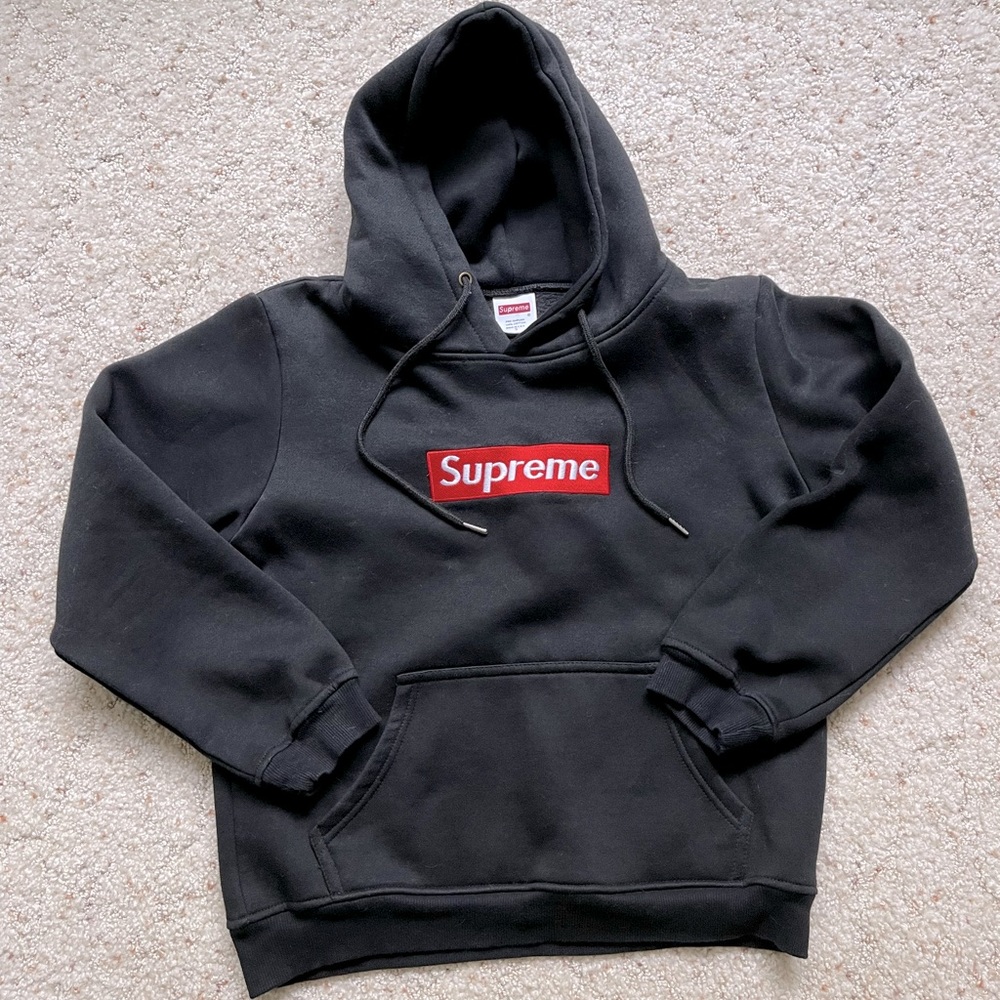 Authentic Supreme Hoodie size Small